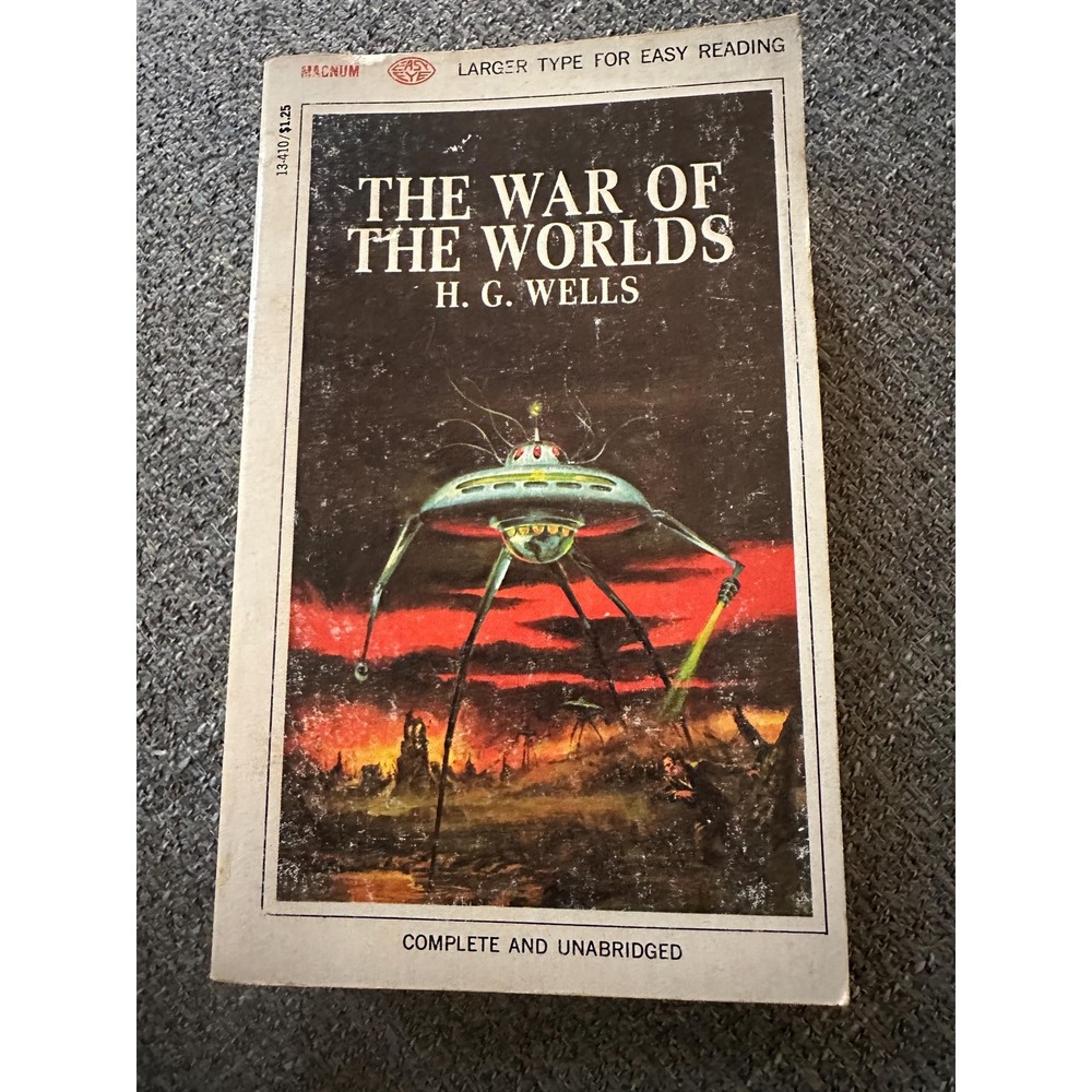 1967 The War of the Worlds H G Wells Paperback